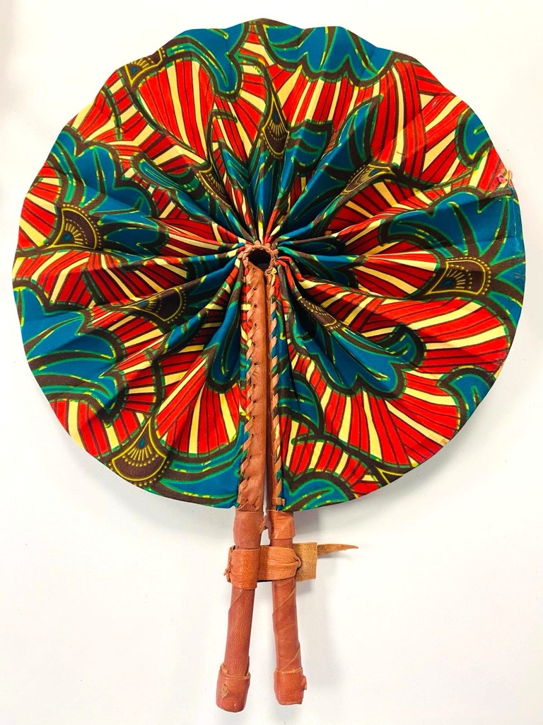 Fan 3.10 red with blue flowers